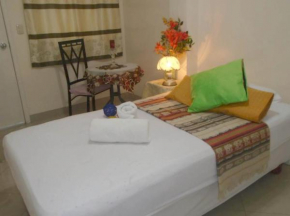 Hotel Jeshua Simmonds